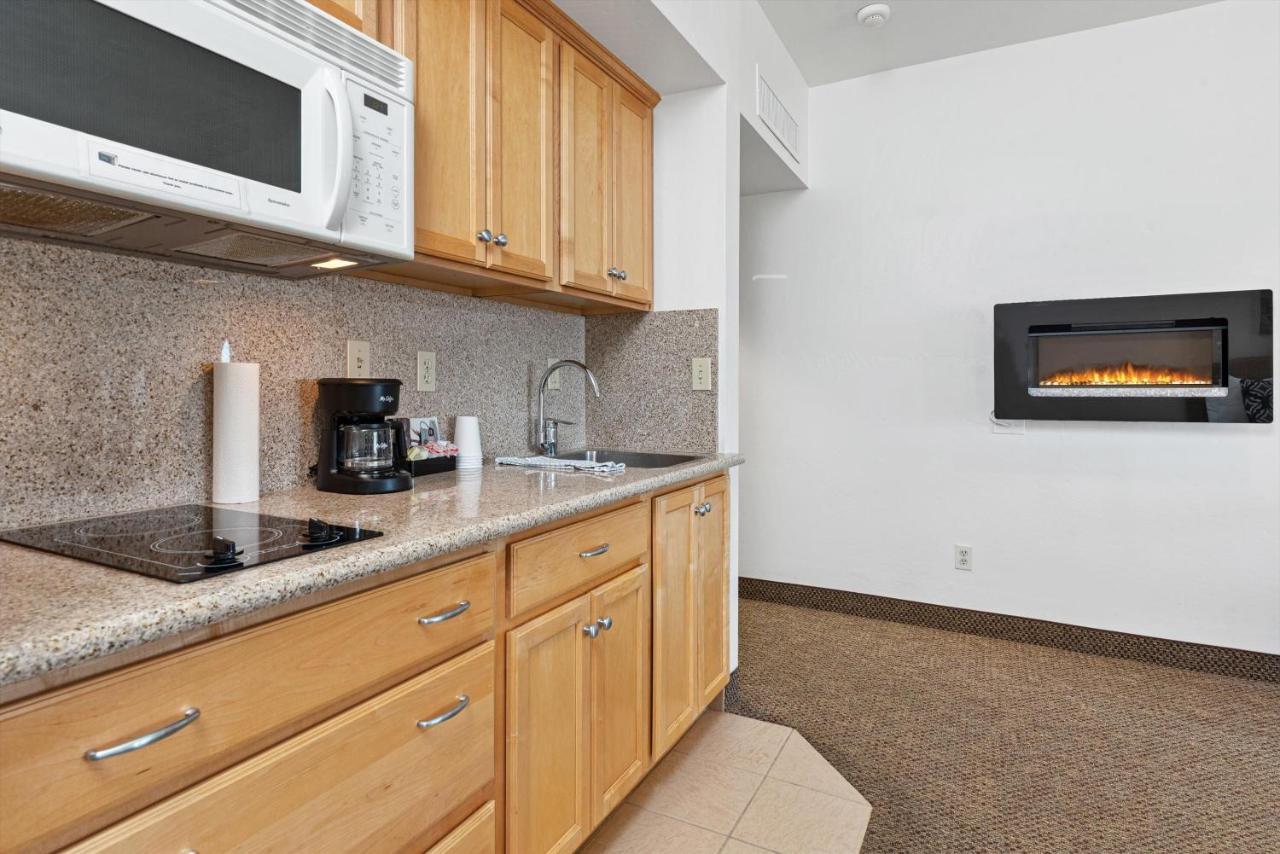 Beach House Inn & Suites بيسمو بيتش، سان لويس أوبيسبو، كاليفورنيا المظهر الخارجي الصورة
