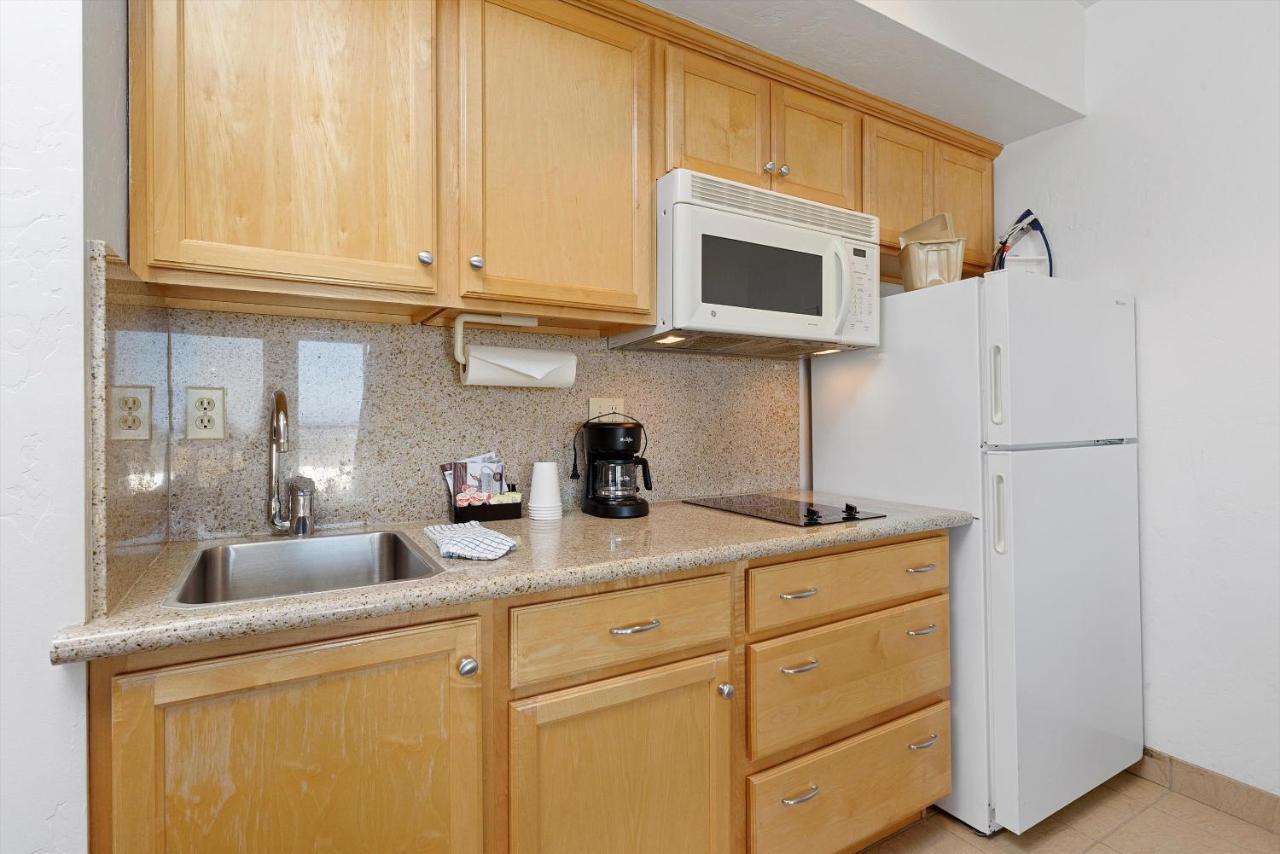 Beach House Inn & Suites بيسمو بيتش، سان لويس أوبيسبو، كاليفورنيا المظهر الخارجي الصورة